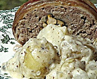 Köttfärslimpa med kantareller och senapsstuvad potatis