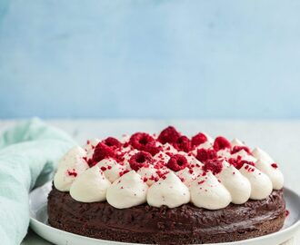 Kladdkaka med choklad och hallon