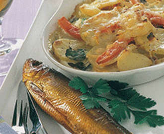 Rökt fisk och färgglad potatisgratäng