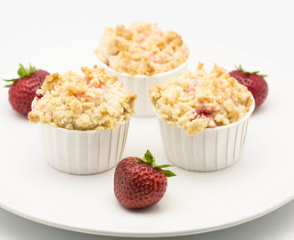 Strawberry Cream Cheese Muffins with crumbs