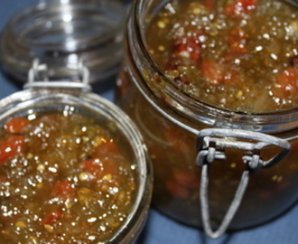 Grön tomatchutney