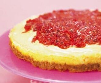 Cheesecake med hallon och passionsfrukt