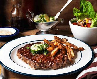 Entrecôte med whiskeysmör och röksaltad pommes frites.