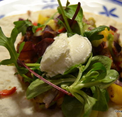 Fishtaco med mango- och avokadosallad