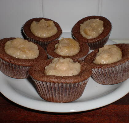 Kladdkakemuffins med apple curd topping