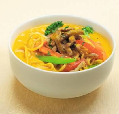 Het orientalisk soppa med skinka