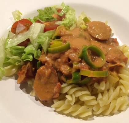 Pasta med chorizo- och tomatsås