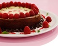 BrownieCheesecake med hindbærhjerter - Alt det gode i én kage