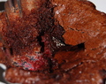 Choko-lækre brownies lavet på mandelmel og med bær (glutenfri)