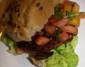 oppskriftsonsdag – Kyllingburger med paprikasalas og Glutenfrie hamburgerbrød