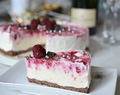 Årets nyårsdessert - Frozen raspberry cheesecake