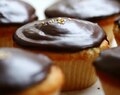 Vaniljcupcakes med chokladglasyr