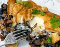 Omelette med svamp, västerbottensost och creme fraiche