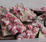 julgodis med polkagris och choklad