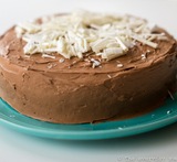 vit chokladtårta med hallonmousse