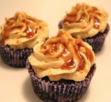 snickers cupcakes