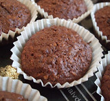 muffins med banan kokos og chokolade