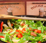 chorizo makkara salaatti