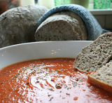 hjemmelaget tomatsuppe med tomatpure