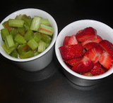 rabarber och jordgubbspaj med maräng