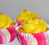 cupcakes med lemoncurd frosting