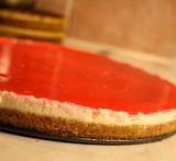 cheesecake med jordgubbsgele