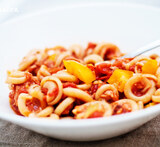 tomaatti valkosipuli chili pasta