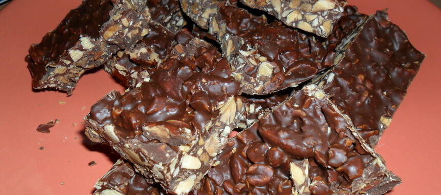 Rostade mandlar i mörk choklad