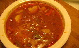 Vegetarisk gulaschsoppa