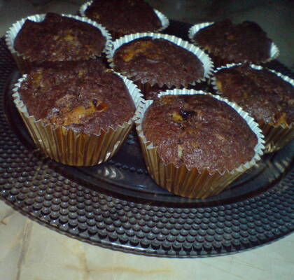 Ljuvliga muffins med kakao och vit choklad