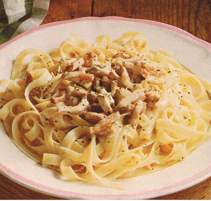 Spaghetti med skink & ädelostsås