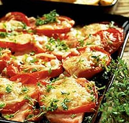 Ostgratinerad kassler och tomat