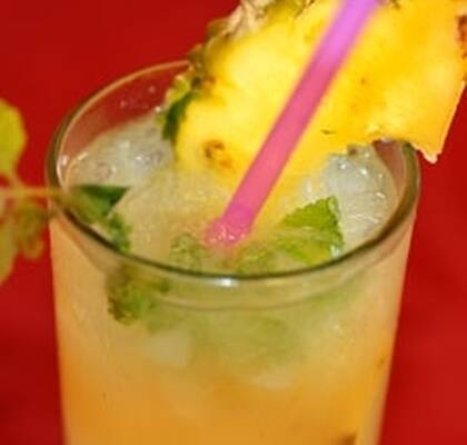 Frozen tequila-pineapple