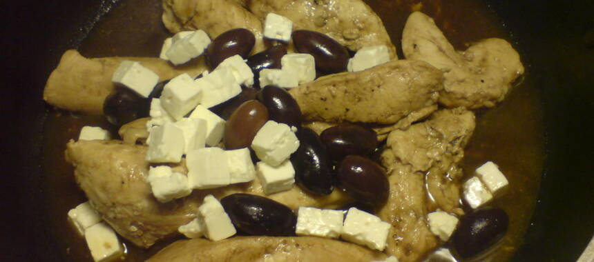 Balsamkyckling med feta och oliver