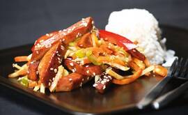 Kinesisk wok med Kung Ingelskorv