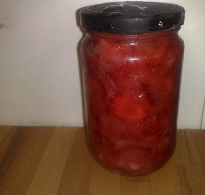 Lättsockrad jordgubbssylt med fryspulver
