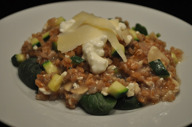 RISOTTO PÅ PERLERUG MED SVAMPE OG SQUASH