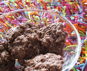 Cookies med dobbelt chokolade, hasselnødder og havregryn