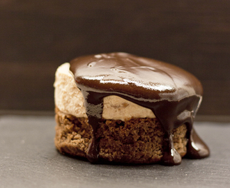 Chokoladekage med Nutella, Snickerscreme og mørk chokoladeganache