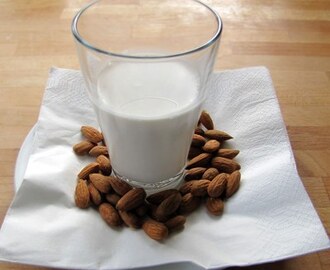 Mandelmælk - eller anden nøddemælk