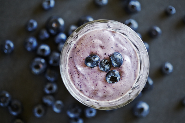 Fulfilling Blueberry Smoothie with Raw Egg
