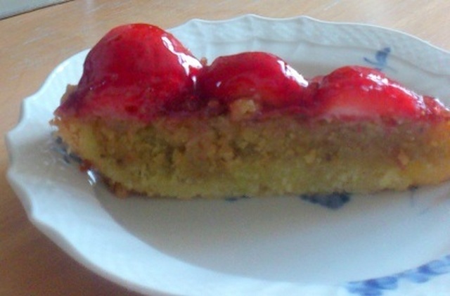 Opskrift: Jordbær-hindbær tærte
