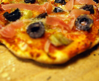 Pizza med creme fraiche, mozzarella og manchego + andre gode kombinationer