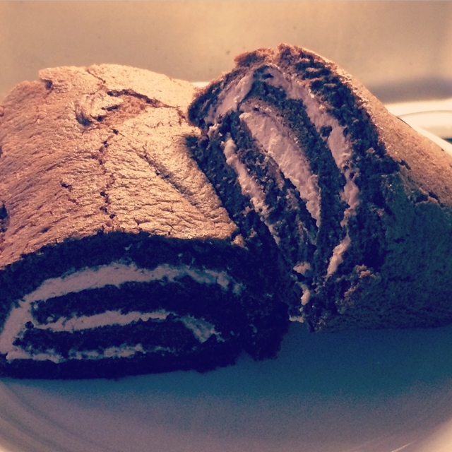 Chokolade roulade m. kakao-mandel smag