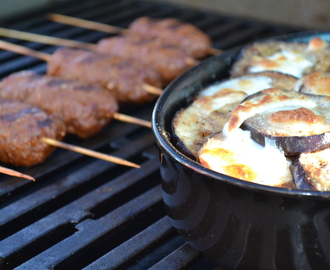 Oksegrillspyd med paprika og spidskommen og aubergine”lasagne”