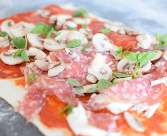 Hjemmelavet pizza – nemt og fantastisk!