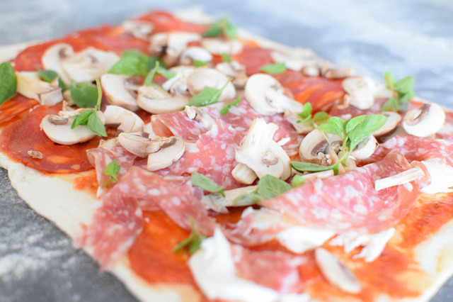 Hjemmelavet pizza – nemt og fantastisk!