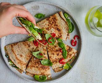 Veggie quesadillas med avocado og spinat