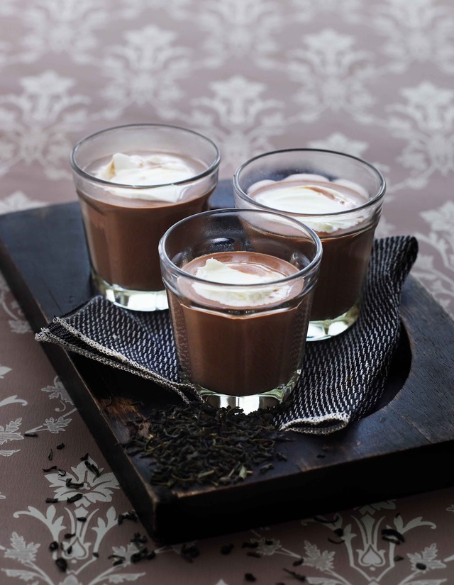 Varm chokolade, med iskold vaniljeis eller flødeskum