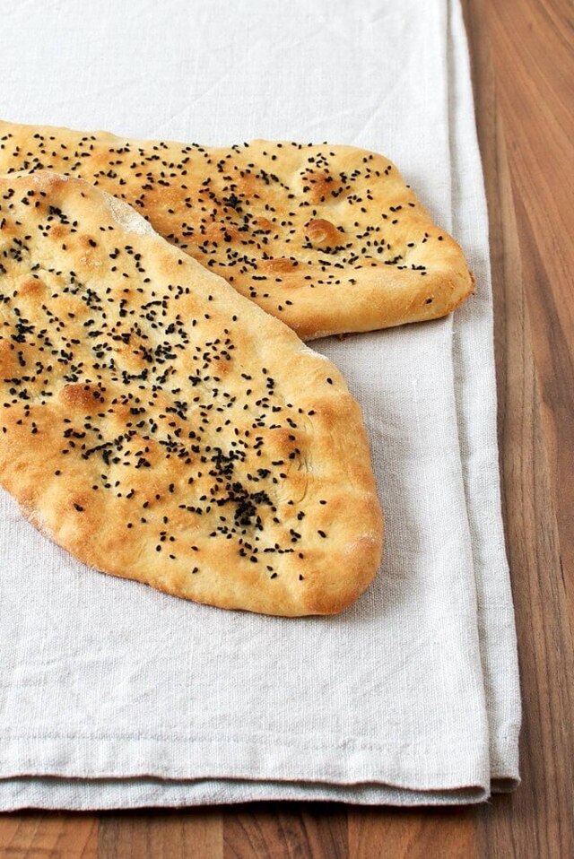 Naanbrød med nigellafrø – lækker opskrift på naanbrød